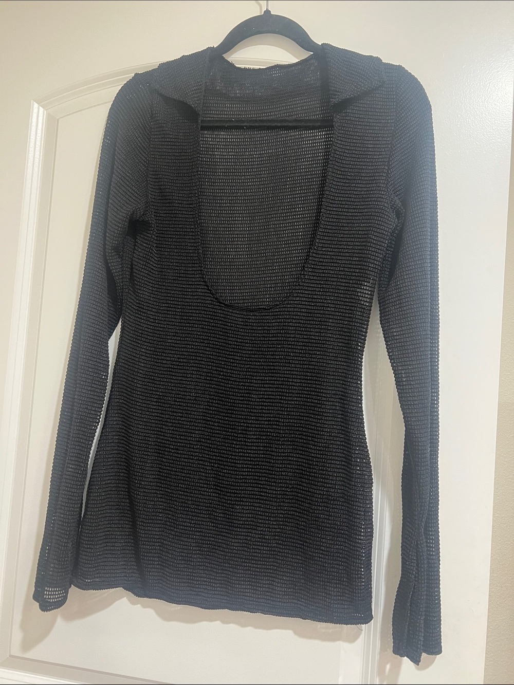 New!  Beautiful Black Open-Knit Long Sleeve Women's bathing suit cover.😍
